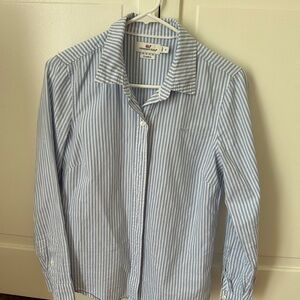 Vineyard Vines Women's Blue and White Striped Button Down Shirt